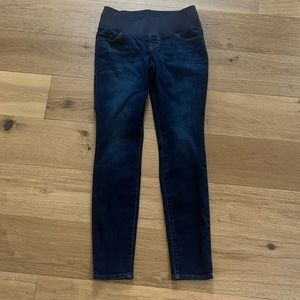 Old Navy maternity skinny jeans